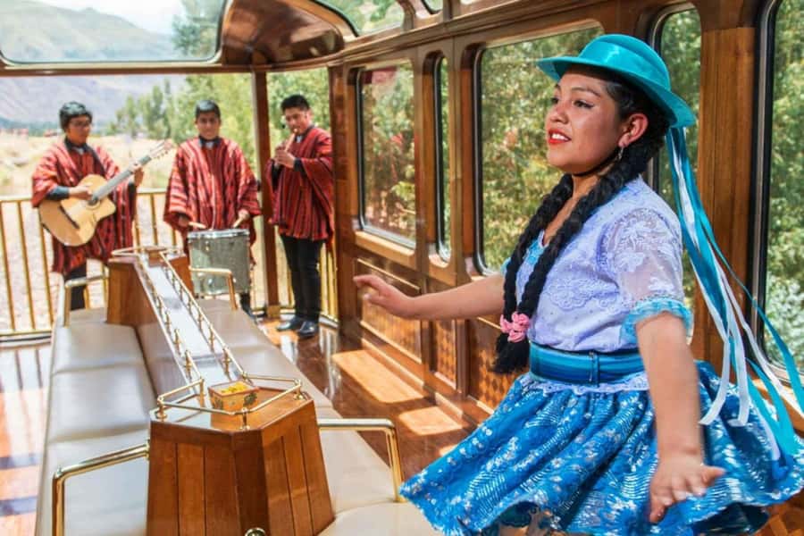From Puno: Travel to Cusco in Titicaca Train All Inclusive - Why this train ride works as a full-day experience