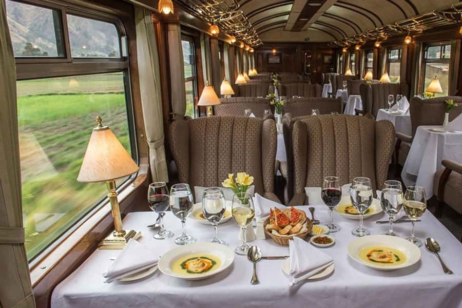 From Puno: Travel to Cusco in Titicaca Train All Inclusive - The three-course lunch while the Andes pass by