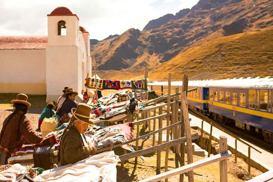 From Puno: Travel to Cusco in Titicaca Train All Inclusive - What the $499 fare really buys you