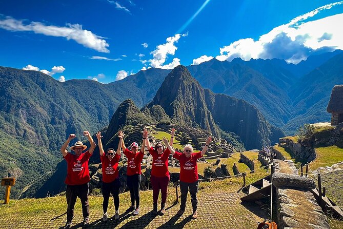 Full Day Private Tour of Machu Picchu from Cusco - The bus and train route to Aguas Calientes