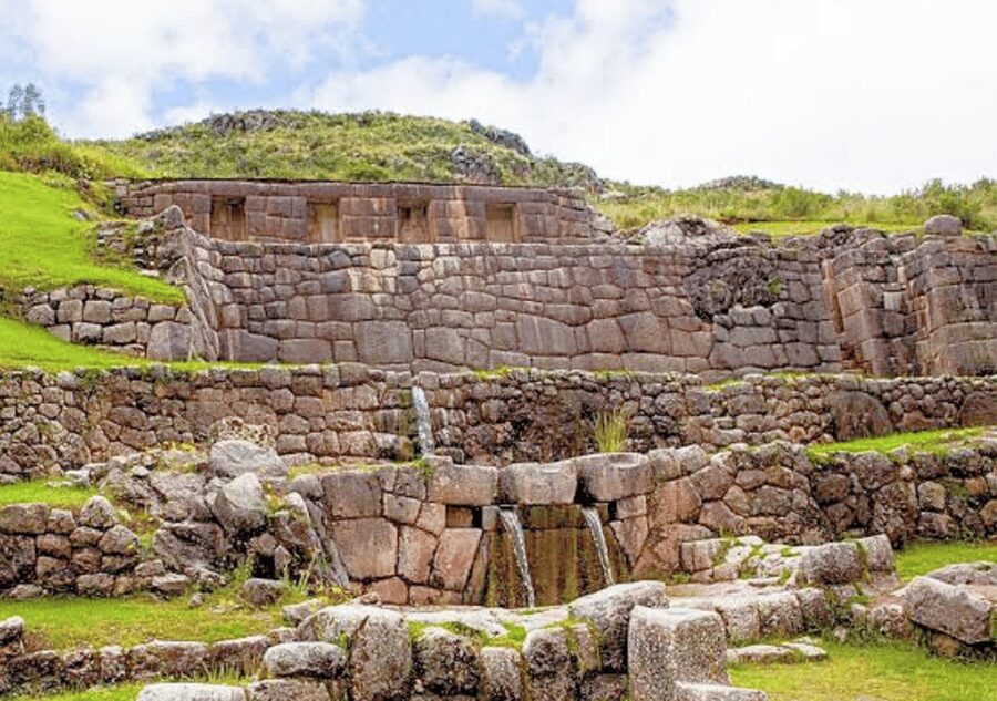 In Cusco: Saqsaywaman, Qenqo, Pukapukara, Tambomachay. - Meeting point, timing, and what to carry