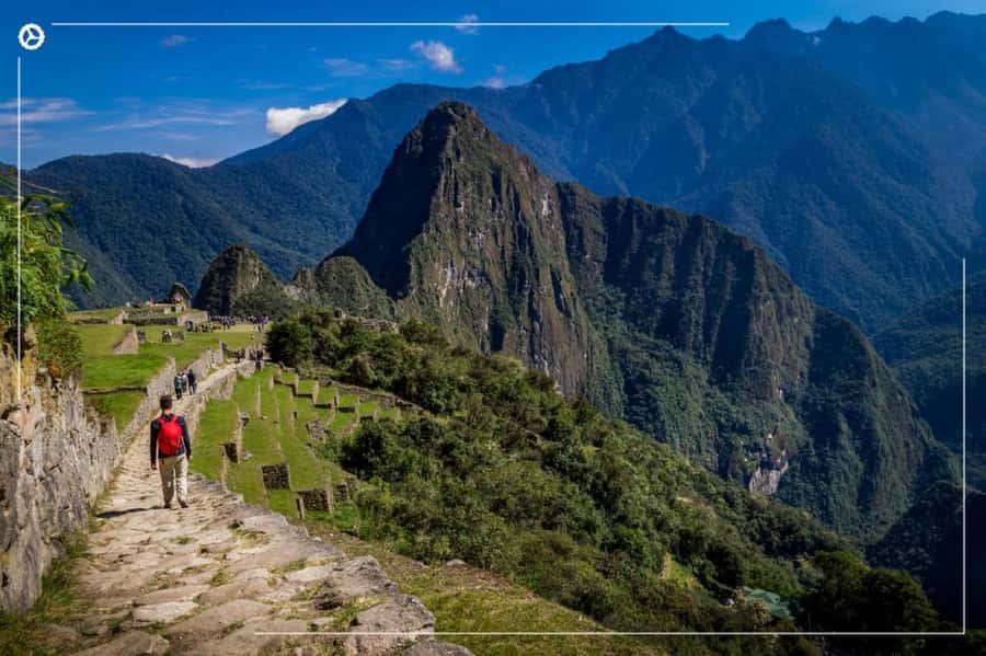 Inca Trail 2 days to Machu Picchu - Chachabamba: the first archaeological stop