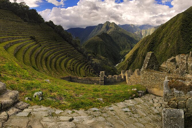 Inca Trail 4 Day Adventure to Machu Picchu with Panoramic Train - Day 3: Phuyupatamarca and Wiñay Wayna