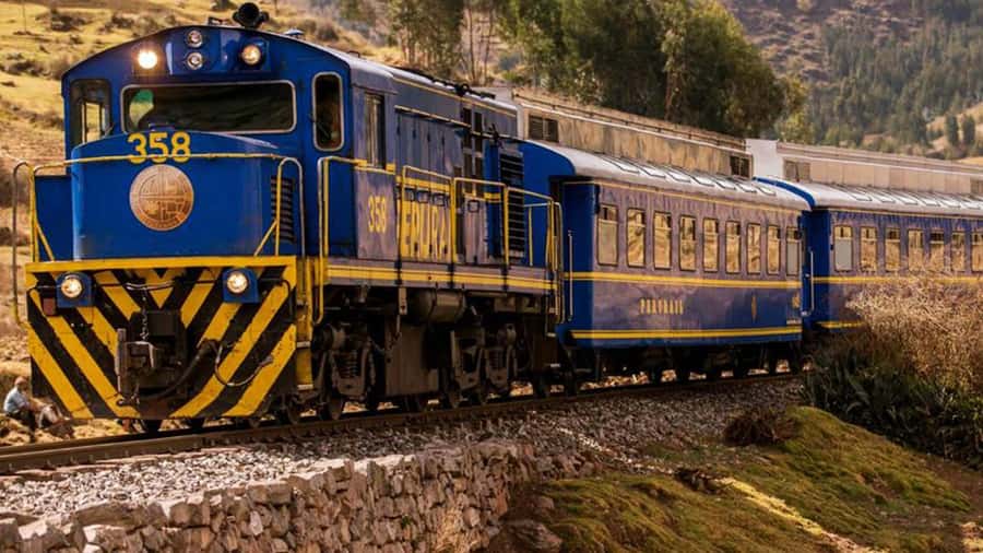 Machu Picchu: 1-day tour by Vistadome Panoramic train - The 30-Minute Bus Ride to the Citadel