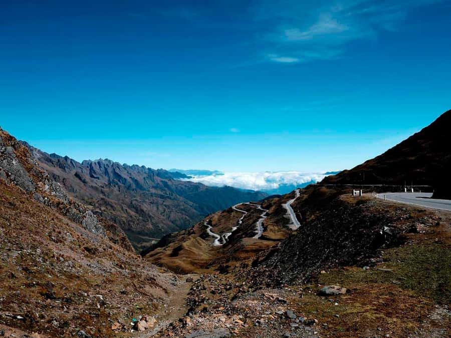 Machu Picchu 2 Days / 1 Night (By Bus) - Why the road route feels like an adventure