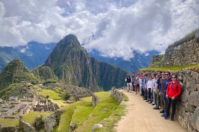 Machu Picchu Full Day Tour from Cusco(Small Groups ) - The three-hour ride through the Sacred Valley