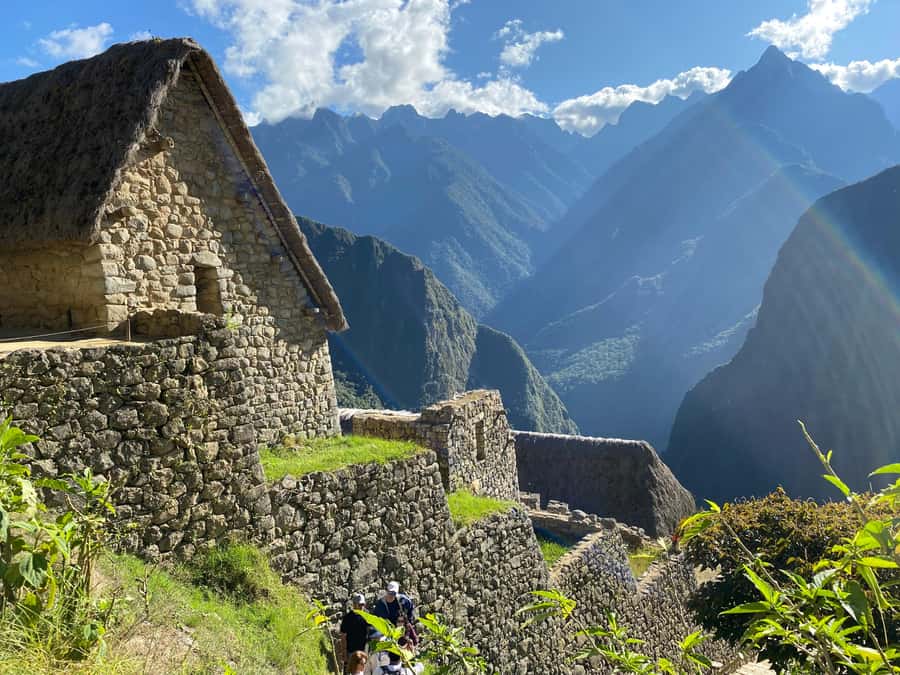 Machu Picchu: Group Guided Tour - Why a guide helps at Machu Picchu