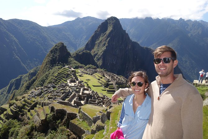Machu Picchu Private Tour from Aguas Calientes (Tickets included) - Riding the shuttle to Machu Picchu