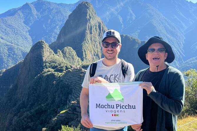 Machu Picchu & Sacred Valley 2-Day Tour - Ollantaytambo explains Inca town planning