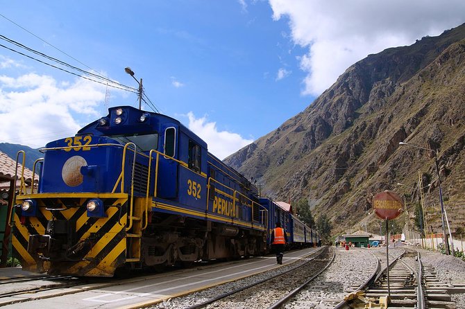 Machu Picchu Tour By Train (2 Days) - The train from Ollantaytambo to Aguas Calientes