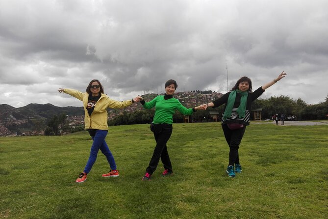 Machupicchu Guide Service - Aguas Calientes and Plaza Manco Capac