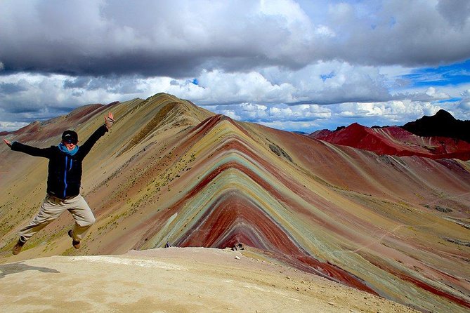 Private Rainbow Mountain Full Day Tour - Downhill to the trailhead and lunch in Cusipata