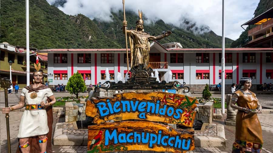 Rainbow Mountain tour and Machu Picchu tour by train - Riding the train from Ollantaytambo to Aguas Calientes