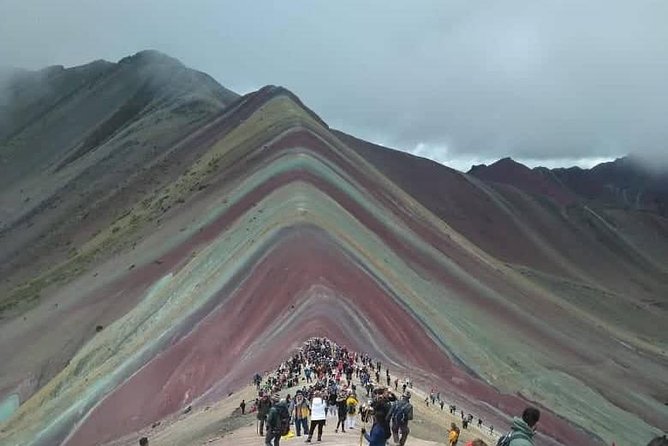 Rainbown mountain cusco 1 Day - The 90-minute walk to the colored ridges