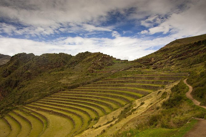 Sacred Valley and Machu Picchu Tour in 2 days with Peru Vip - The train to Aguas Calientes