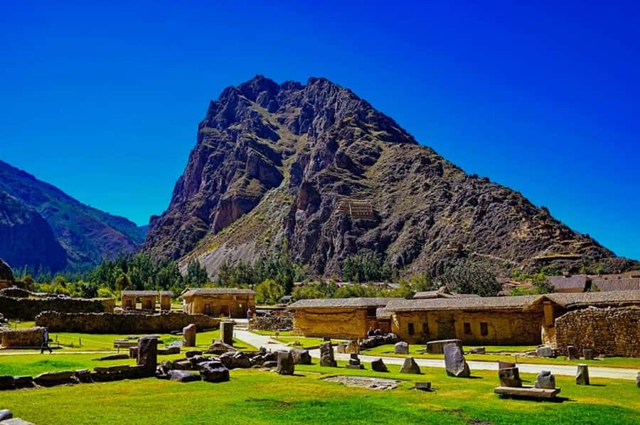 Sacred Valley: Chinchero, Moray, Ollantaytambo & Pisac+Lunch - Moray explains Inca farming in circles