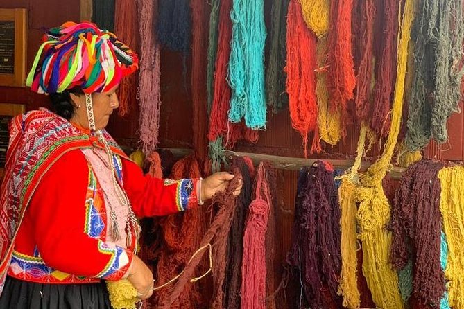 Sacred Valley Textile Workshop – Dyeing & Weaving in Cusco - Dyeing your own yarn with ancestral methods