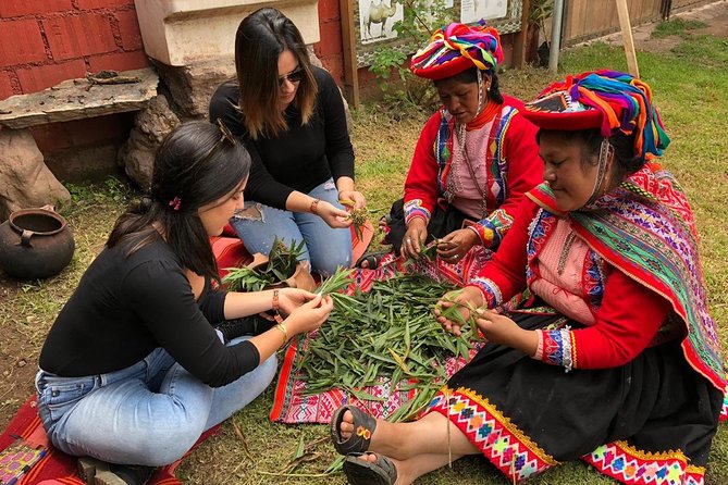 Sacred Valley Textile Workshop – Dyeing & Weaving in Cusco - Meeting Ruth Pimentel and the weaving community