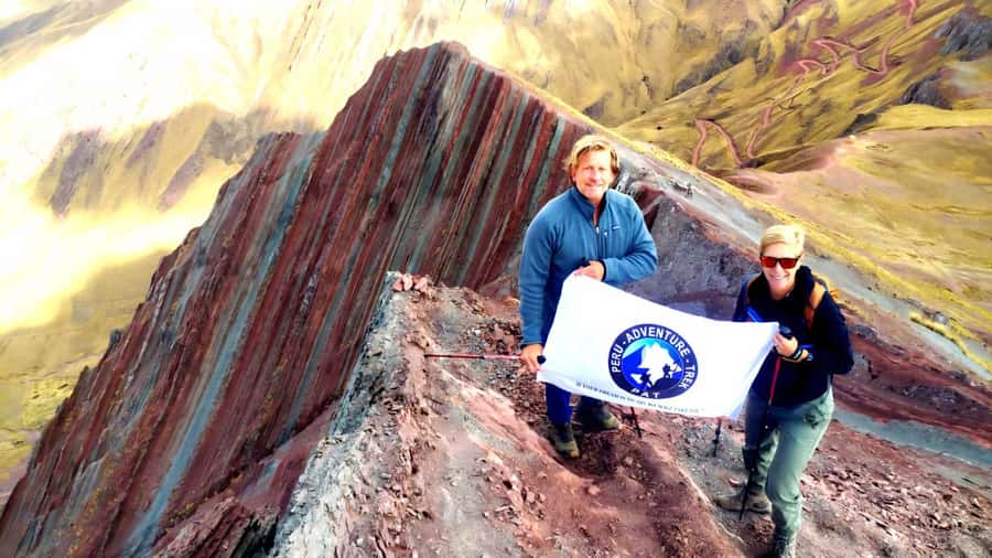 Tour Pallay Punchu Trek Full Day - A two-hour climb above Langui Lake