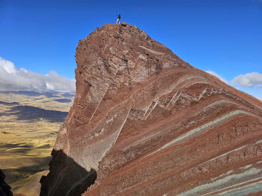 Tour Pallay Punchu Trek Full Day - One hour at the colored summit