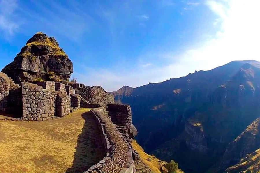 "Waqra Pucara, The Majestic Fortress Revealing Secrets of the Andes". - Why Waqra Pukara feels different from a standard Cusco ruin